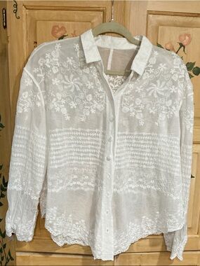 One sized white blouse with gorgeous tiny floral patterns   Just gorgeous